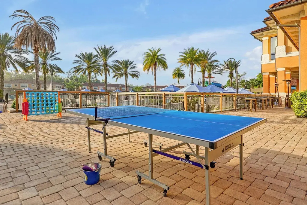 Regal Oaks Resort Vacation Townhomes by IDILIQ