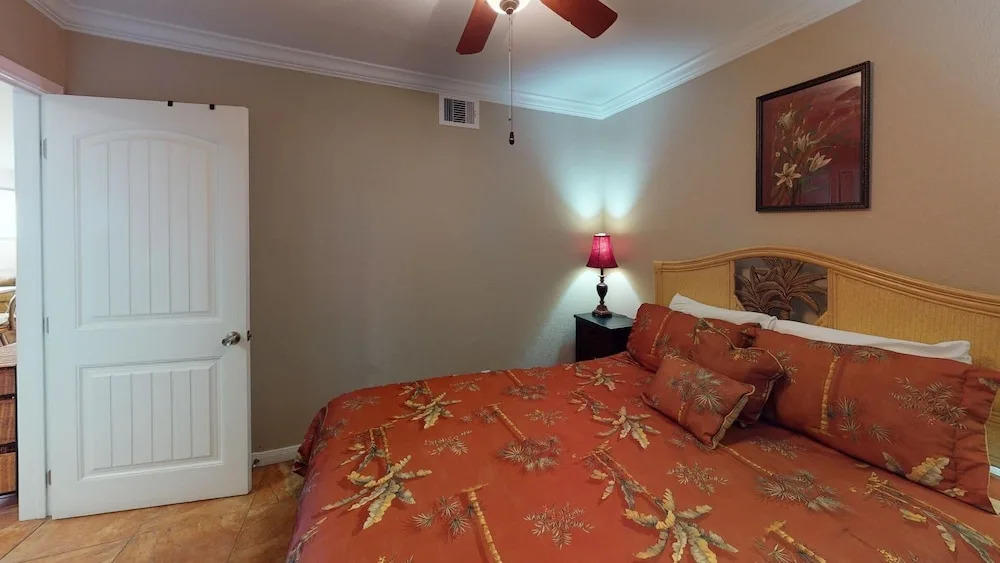 Seascape 1211 2 Bedroom Condo by RedAwning