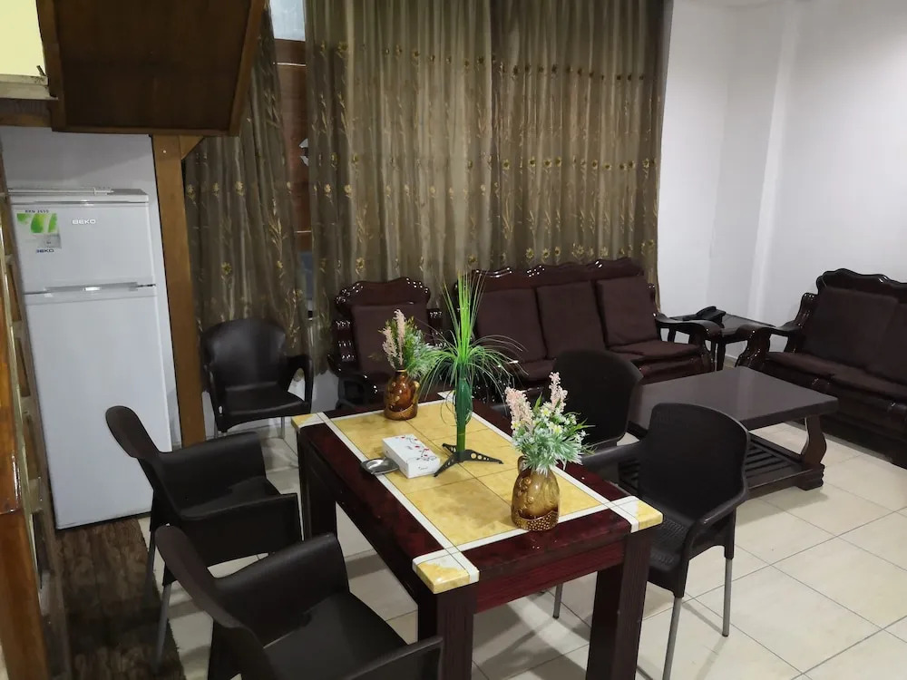 Amnah Apartments