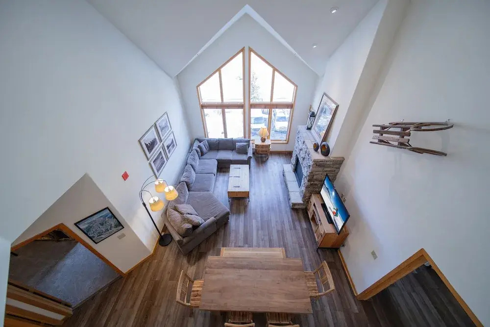 Gateway Lodge 5096