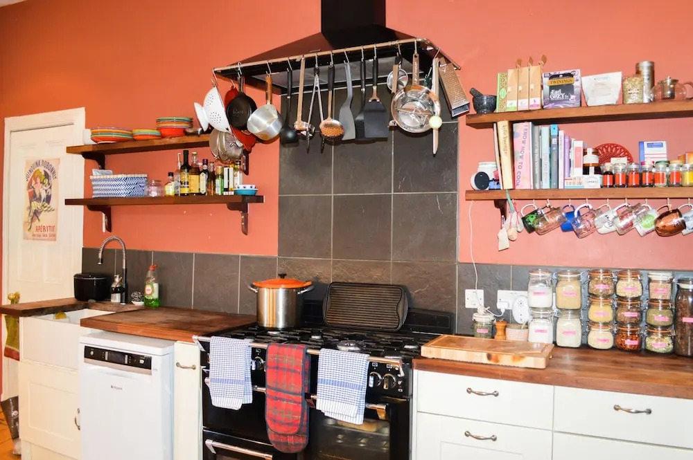 Bright Flat in Edinburgh With Private Garden