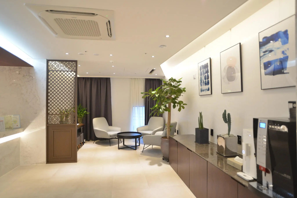 new grand hotel