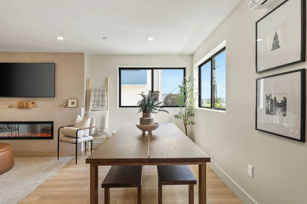 Modern 5bdr Beach House Near Sunset Cliffs Point View Retreat by Avantstay