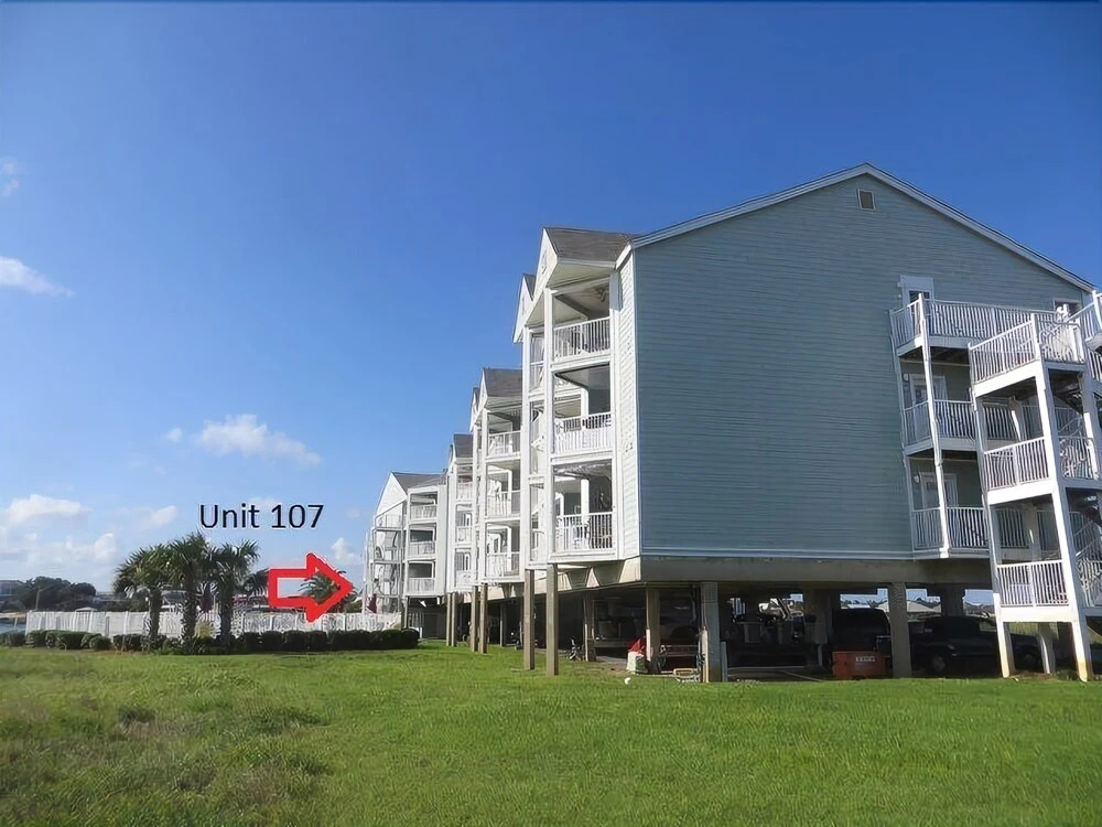 Jubilee Landing 107 by RedAwning