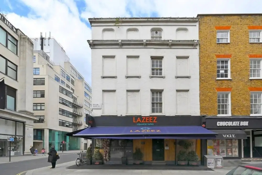 Central Top Floor Studio Flat by Oxford Street