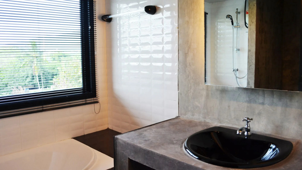B2 Black Business & Budget Hotel