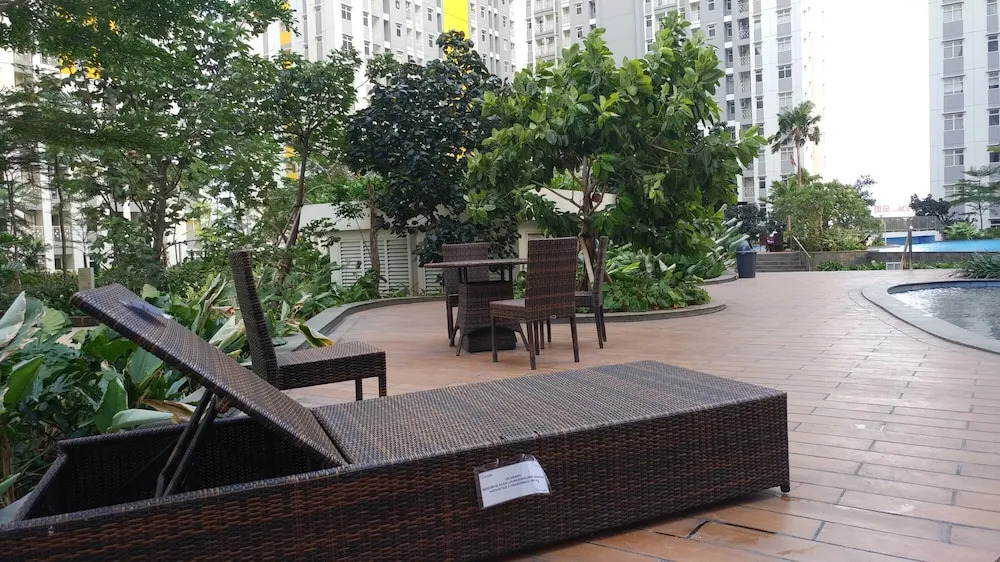 Cozy Living And Tidy Studio At Springlake Summarecon Apartment Bekasi