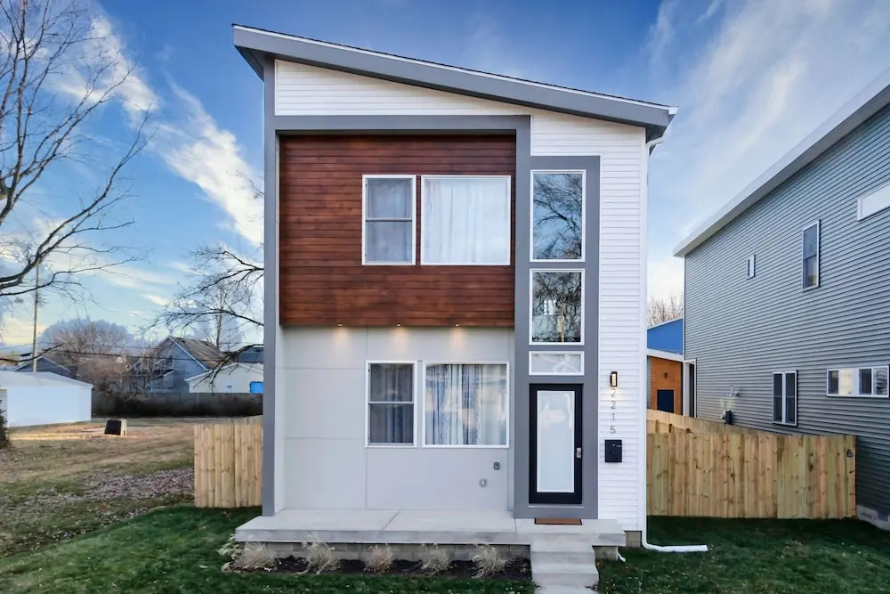 Sanitized Newly Designed Super Chic Indy Home Near Fountain Square!