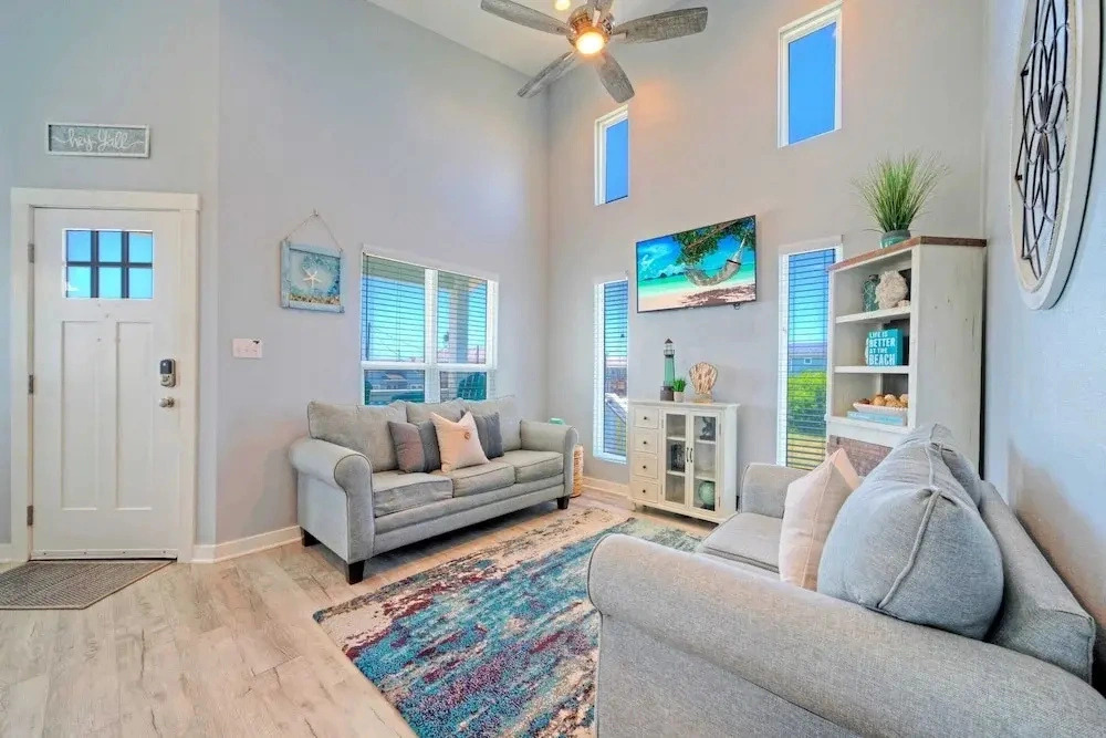 Family-friendly Beach Home Bbq, Patio & Fire Pit & Mins to Beach Bottoms Up by Avantstay