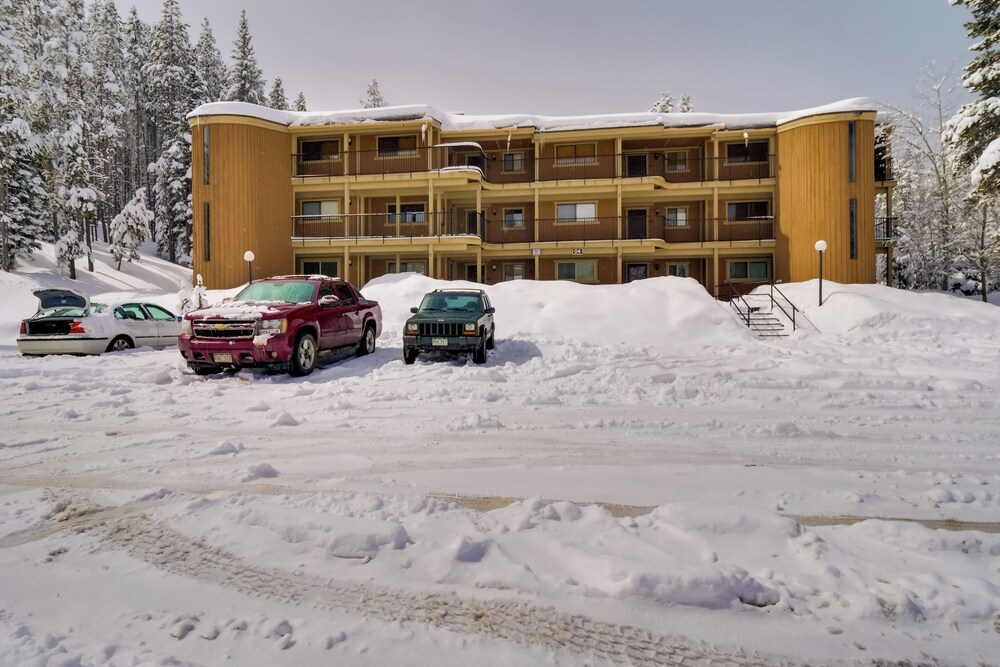 Winter Park Condo w/ Hot Tubs, 4 Mi to Ski Resort!