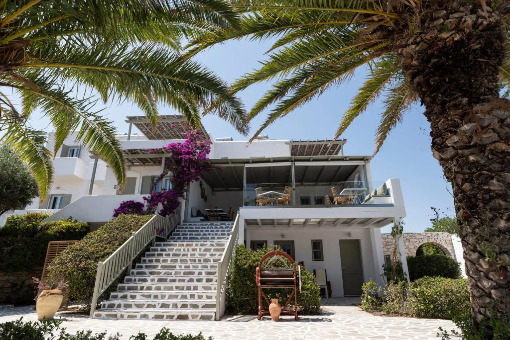 Pnoi Hotel