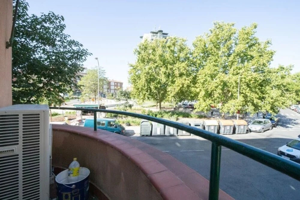 Spacious Double Room in an Apartment With a Private Balcony, in Madrid