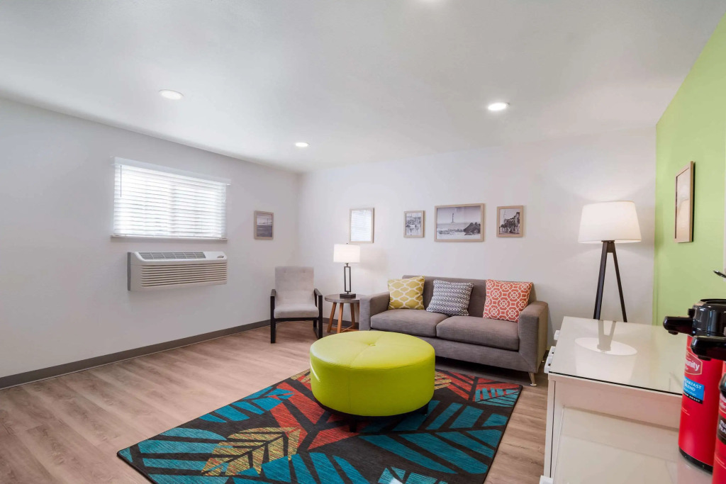 WoodSpring Suites | North Charleston Airport I-526