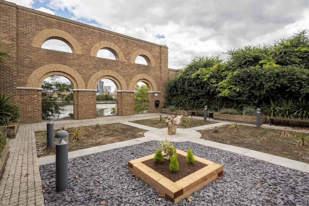 Settlers court - London Docklands East India Quays by ASH Cosy Apartments