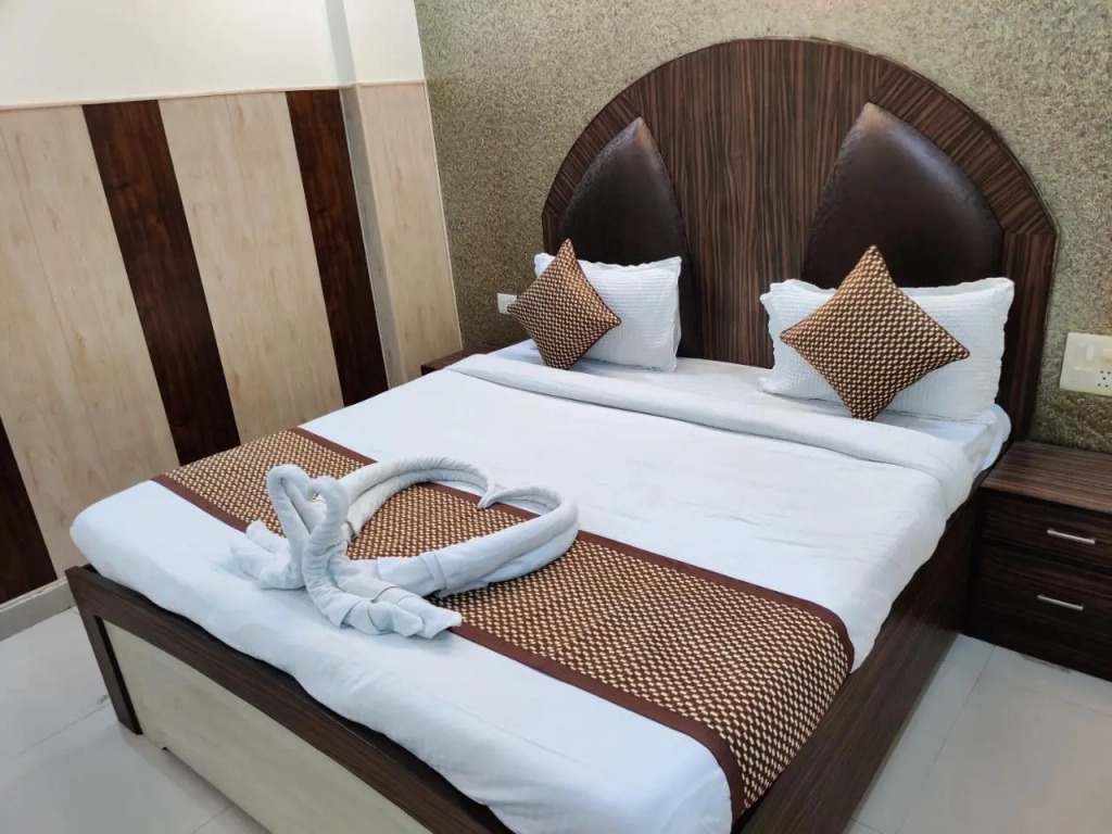 OYO 19453 Hotel Holy Basil