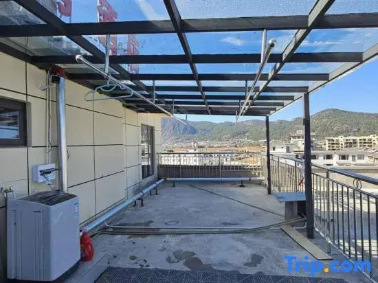 Lijiang Yuexiang Harbour Hotel