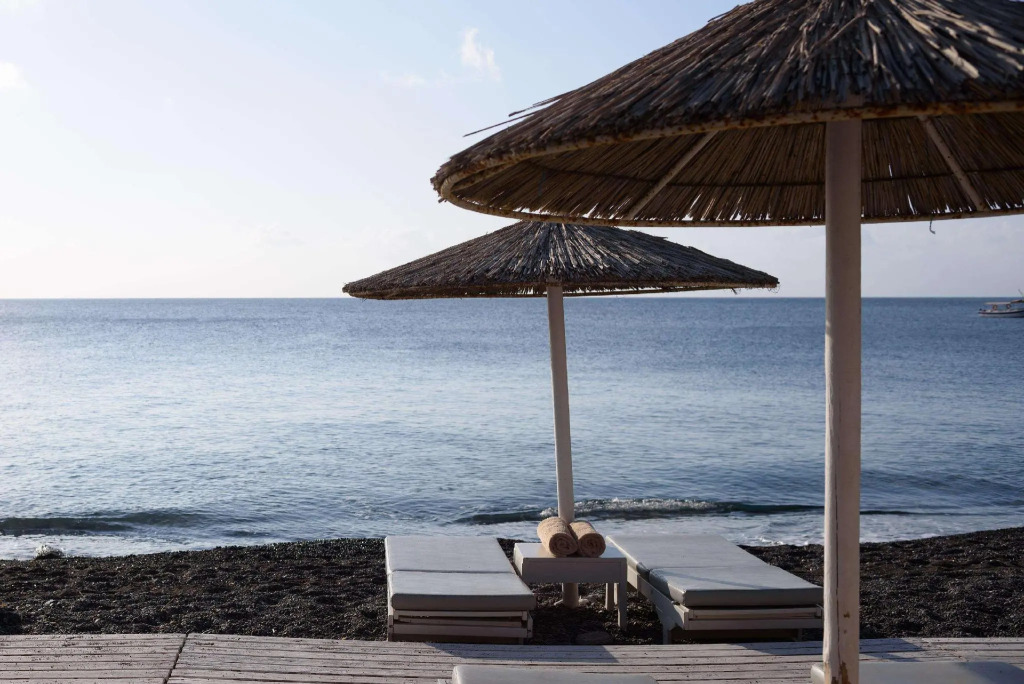 Kamari Beach Hotel
