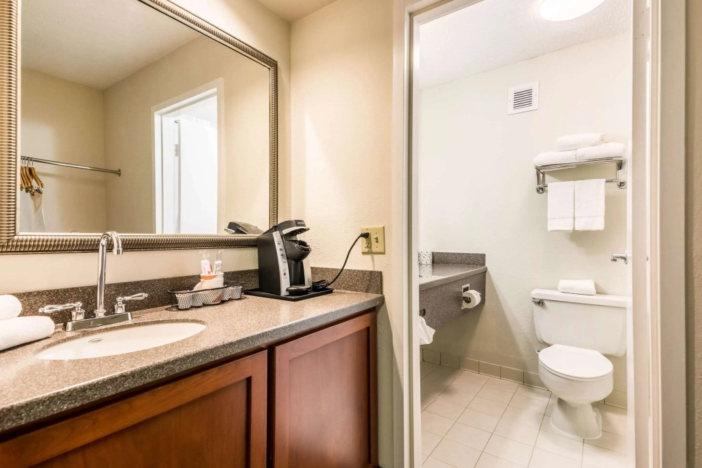 The Lux Hotel & Conference Center, an Ascend Collection Hotel