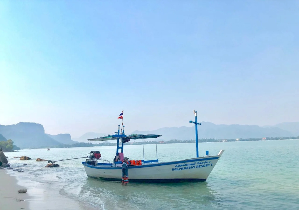 Dolphin Bay Beach Resort