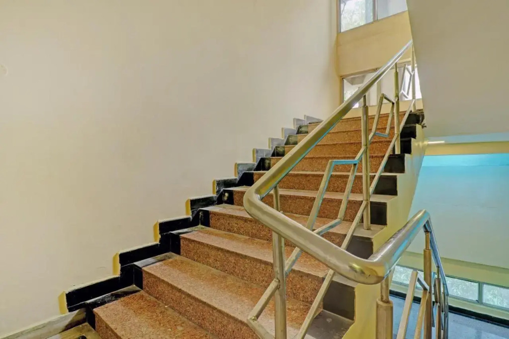 Hotel Sri Sai Grand Central by Oyo