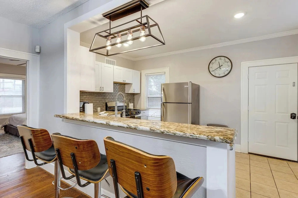 1 Mi to Hermann Park: Houston Apt w/ Shared Yard