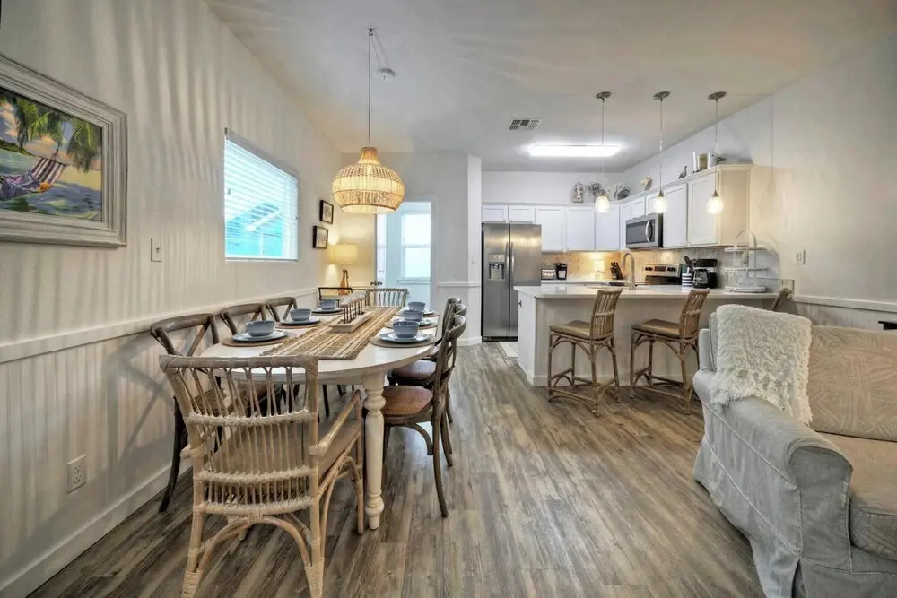 2 Blocks to the Beach, Patio, Resort Pool w/ Slide Tranquil Tides by Avantstay
