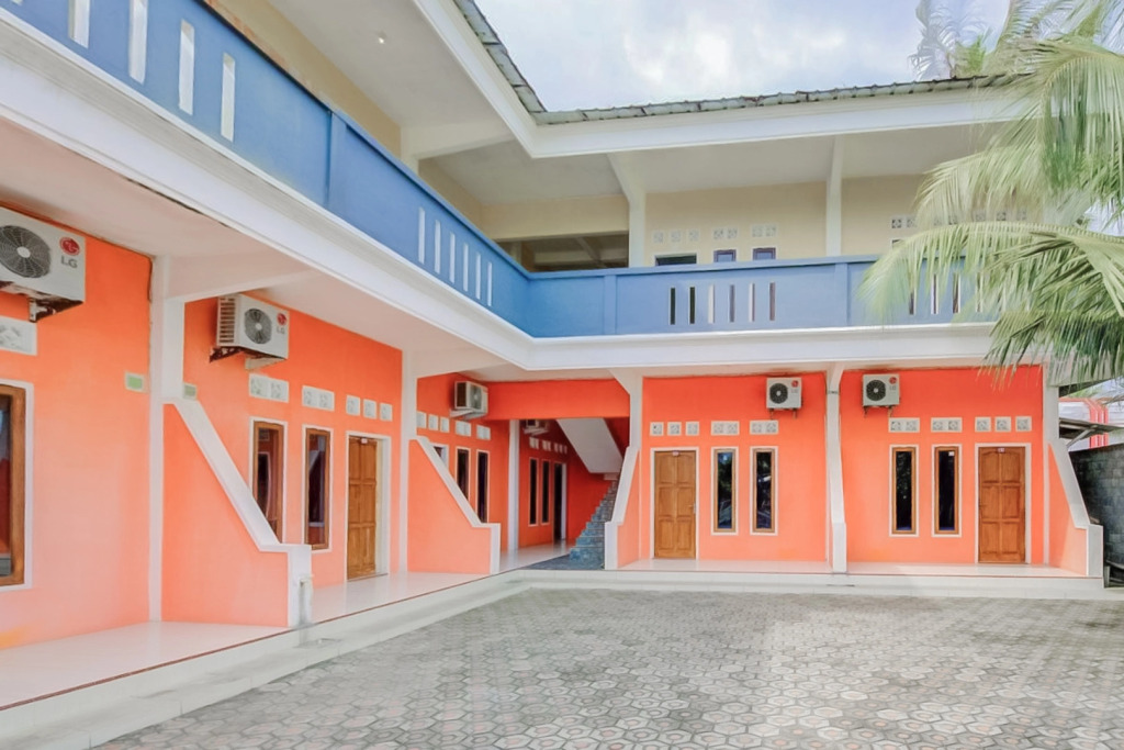 RedDoorz near Pamugaran Beach Pangandaran