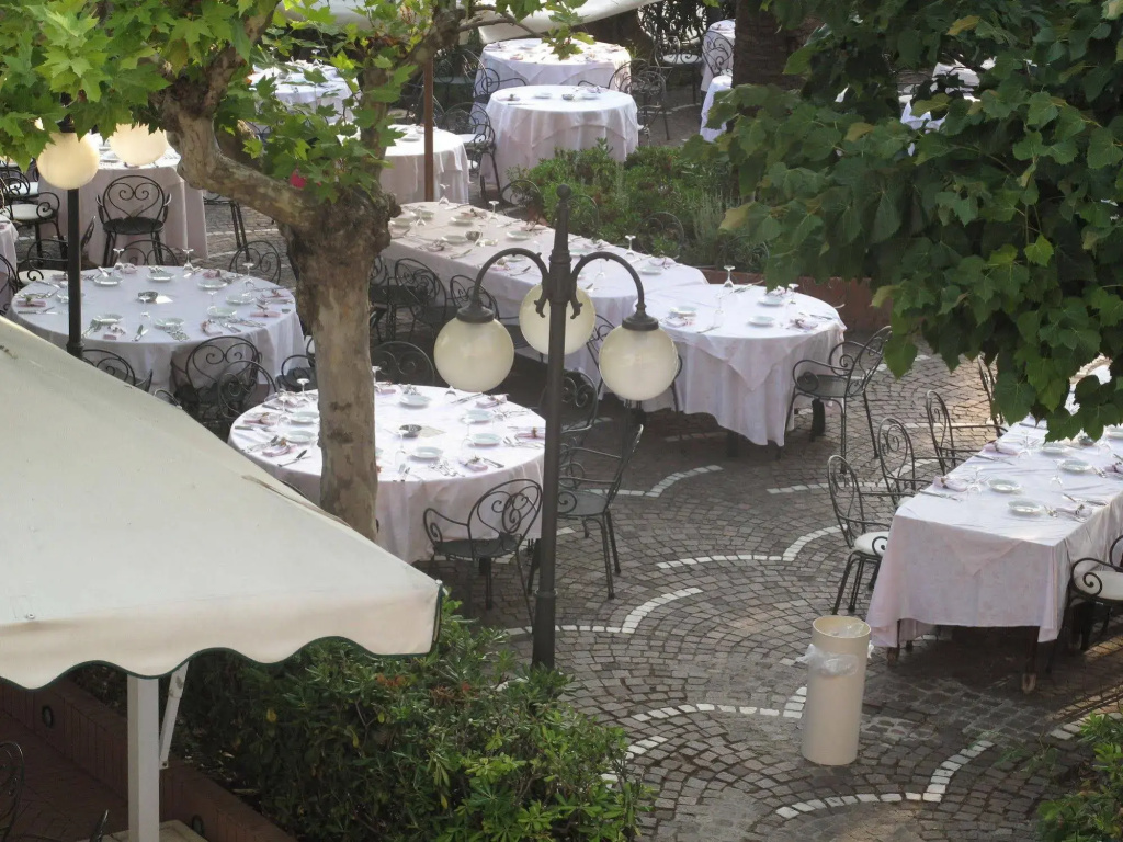 BAJAMAR BEACH HOTEL
