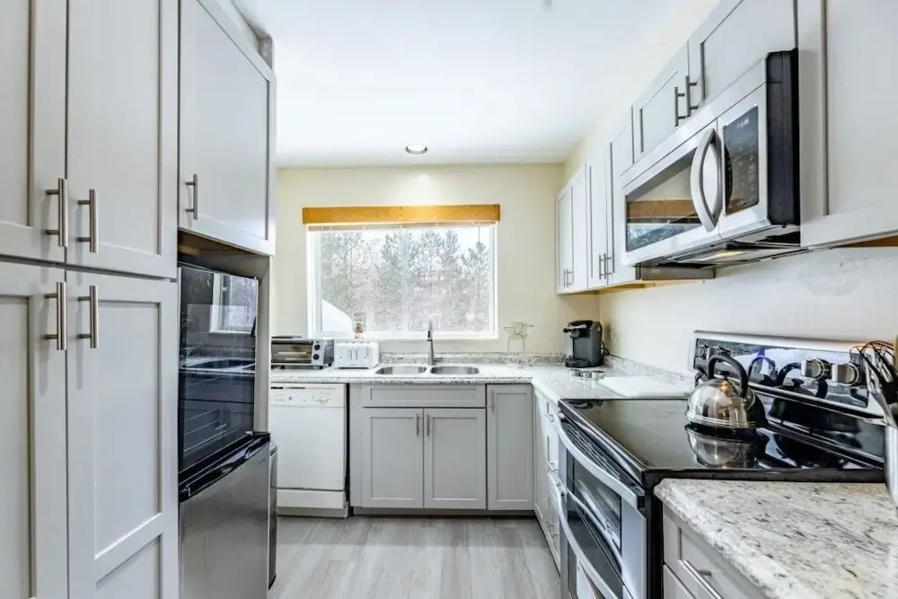 Telemark 5 4 Bedroom Condo by RedAwning