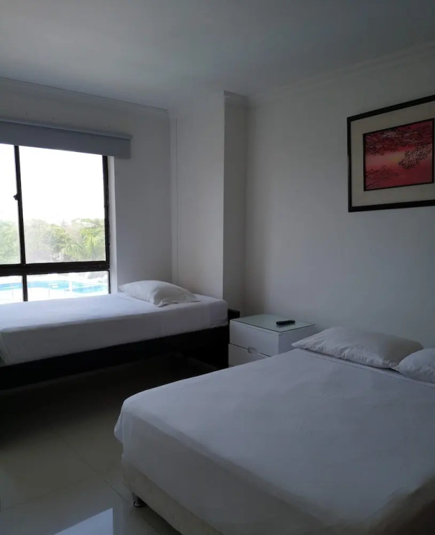Apartamento con Balcn y Vista a la Baha del Laguito