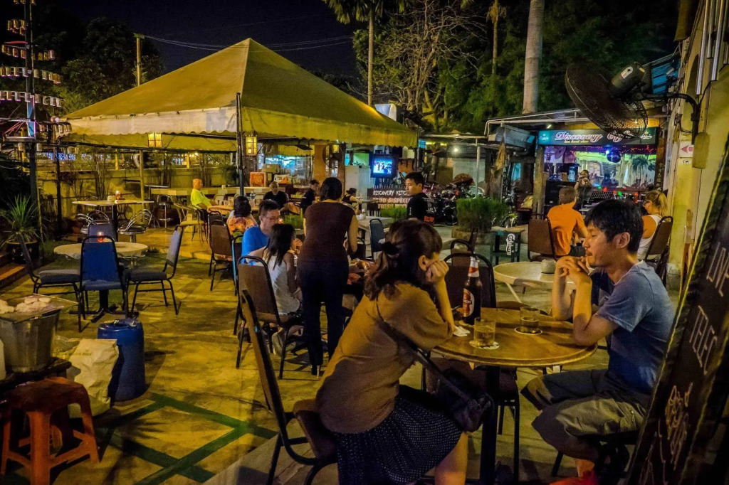 Discovery Cafe and Guesthouse