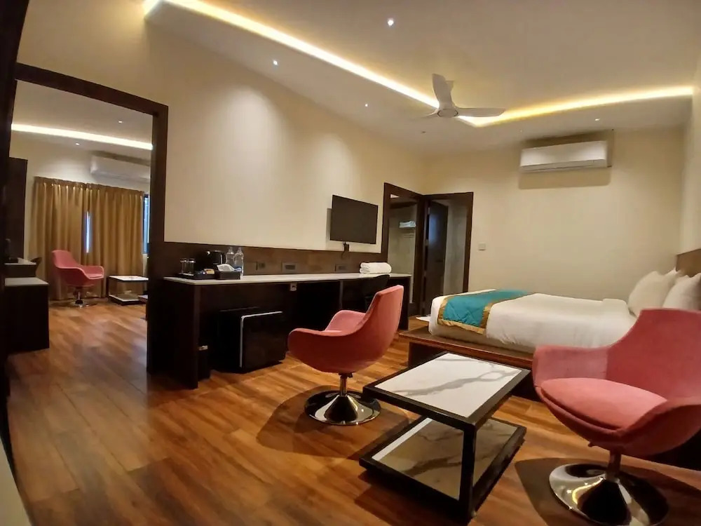 Quad Club, Nandi Hills