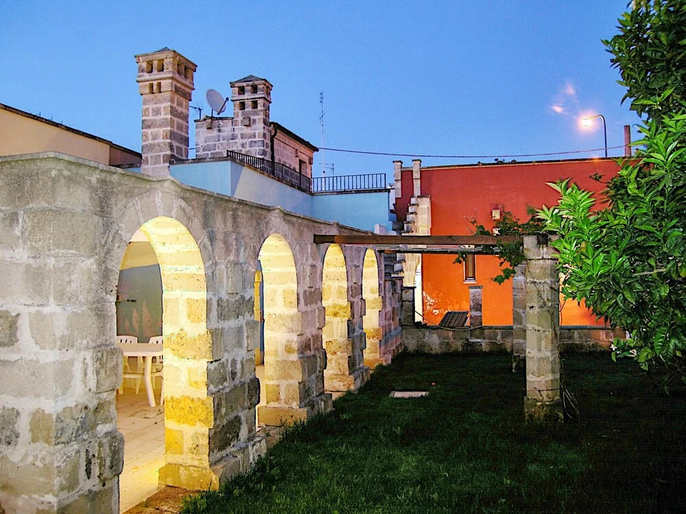 Comfortable House with Fenced Garden - Surano - Fireplace