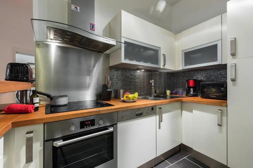Pref 2 · F4 - Vaste Et Bourgeois ,3 Chambres, Ascenseur, Vx-Nice