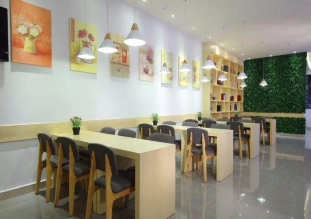 7 Days Premium Shenzhen Pinghu Railway Station7 Days Premium Shenzhen Pinghu Railway Station