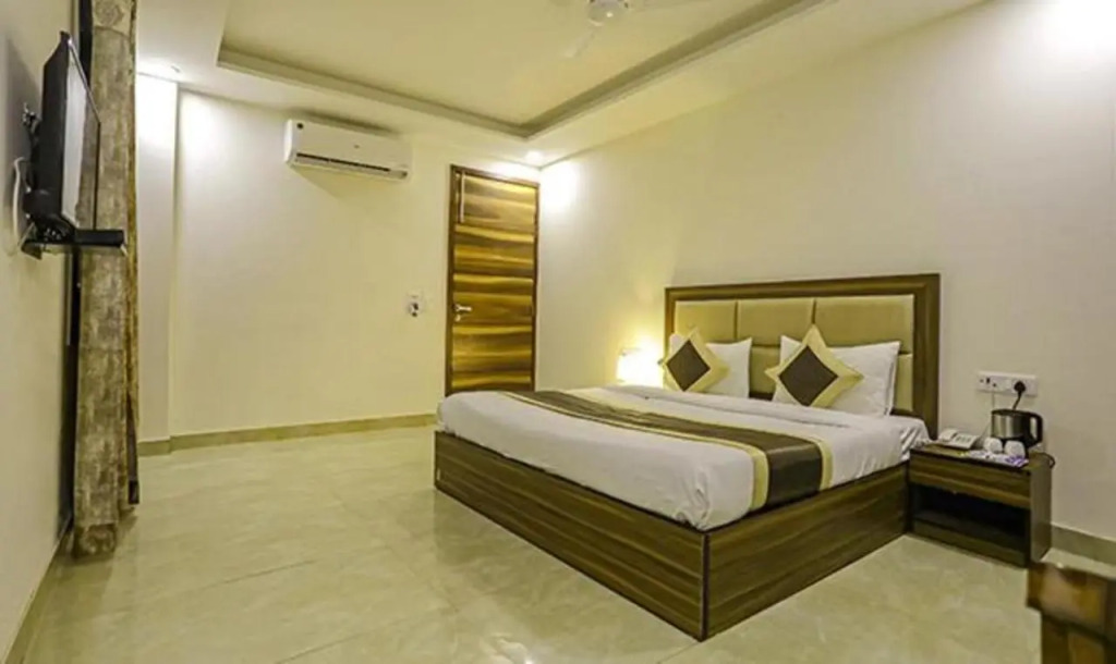 Fabhotel White House Bnb