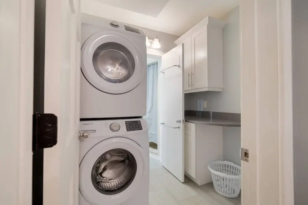 Northwood Harbor Home 3 Bed/ 3 Baths, Beach, Shops & Restaurants