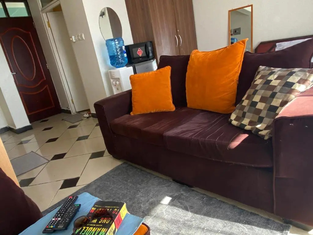 Peron Studio Apartment