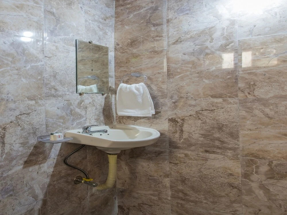 OYO 11657 Hotel SVL Inn