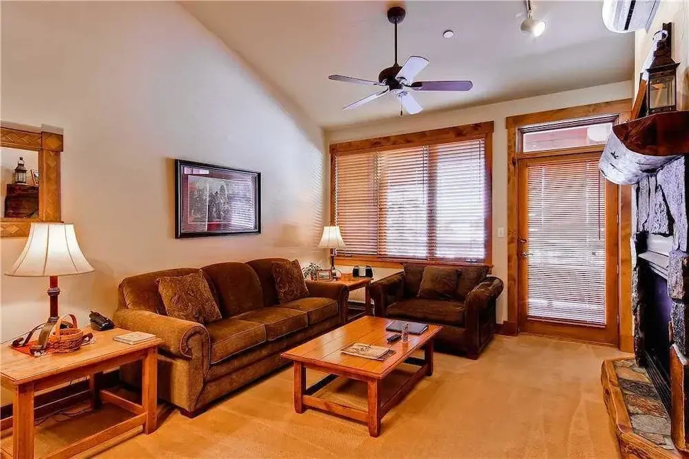 Tl2310 Spacious top Floor Residence! Winter Specials!