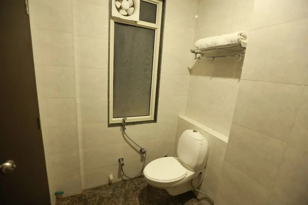 Hotel Anchal Villa By YB Hotel