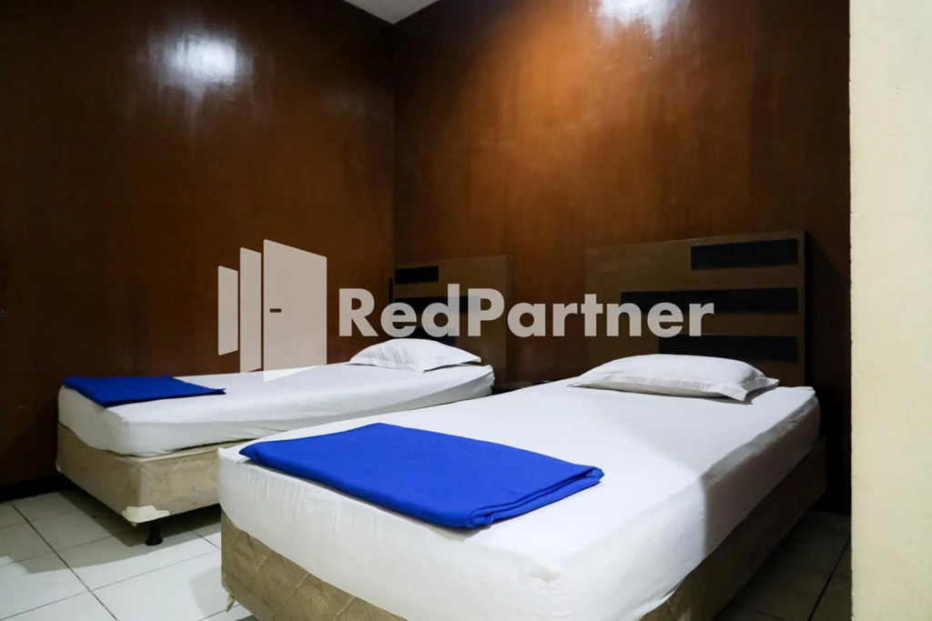 RedDoorz at Sparkling Hotel Surabaya