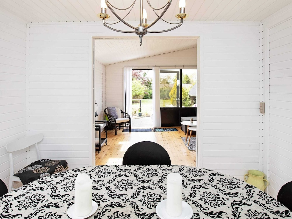 6 Person Holiday Home in Follenslev