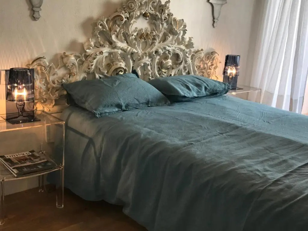 VILLA EGIDE - 800 mètres et 1/4 d'heures à pieds de la plage, des ports de GOLFE JUAN et des restaurants