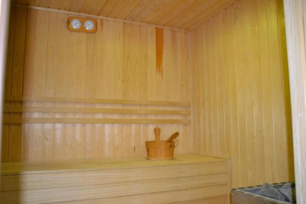 Banoj Hotel