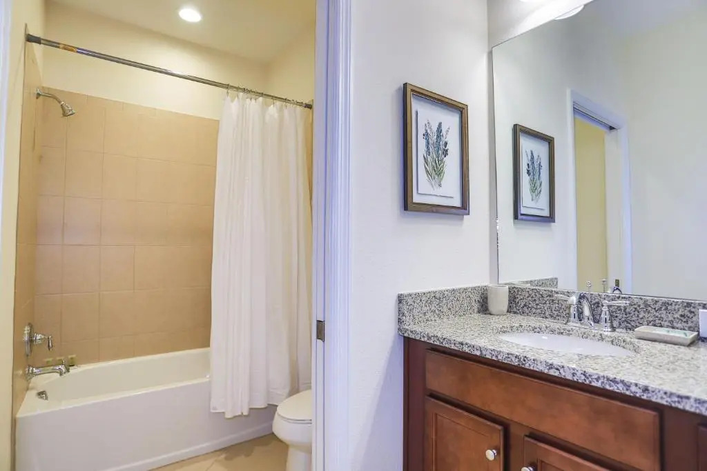 Splendid Four Bedroom Home w Pool Festival 154