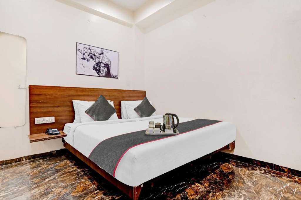 Super OYO Townhouse 931 Hotel Benchmark Vijay Nagar