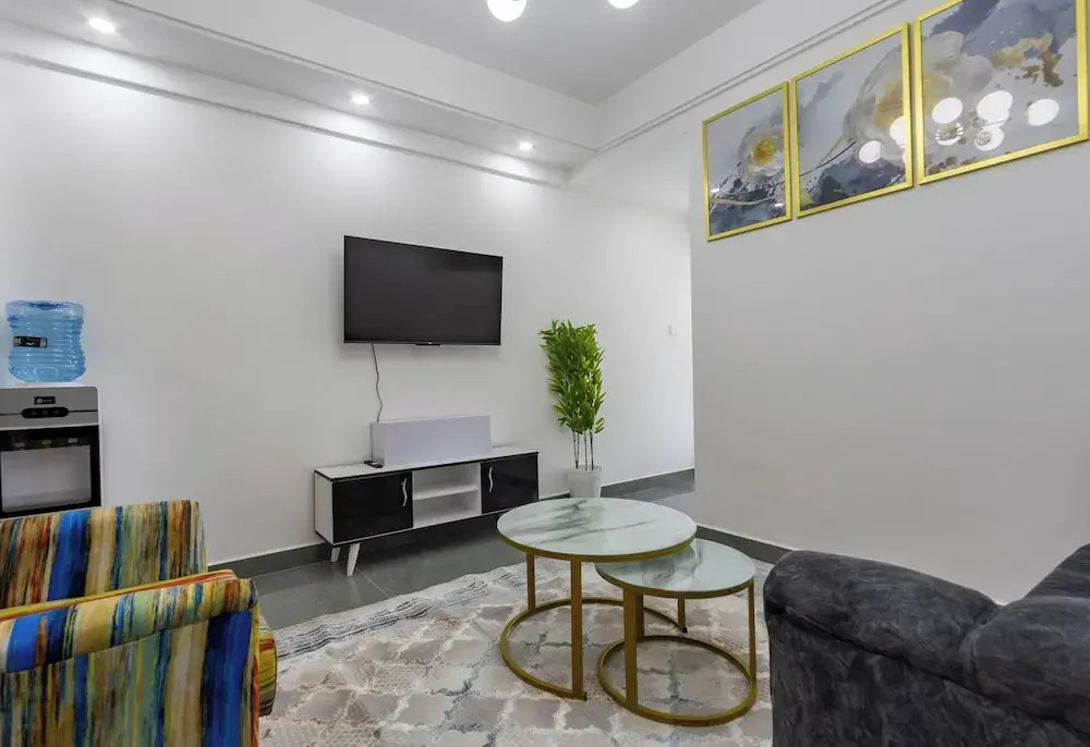 Erica Suites - Riverside 1BR Apartments