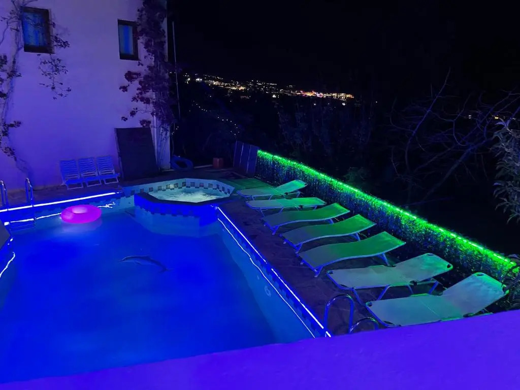 Romantica Hotel Apartments