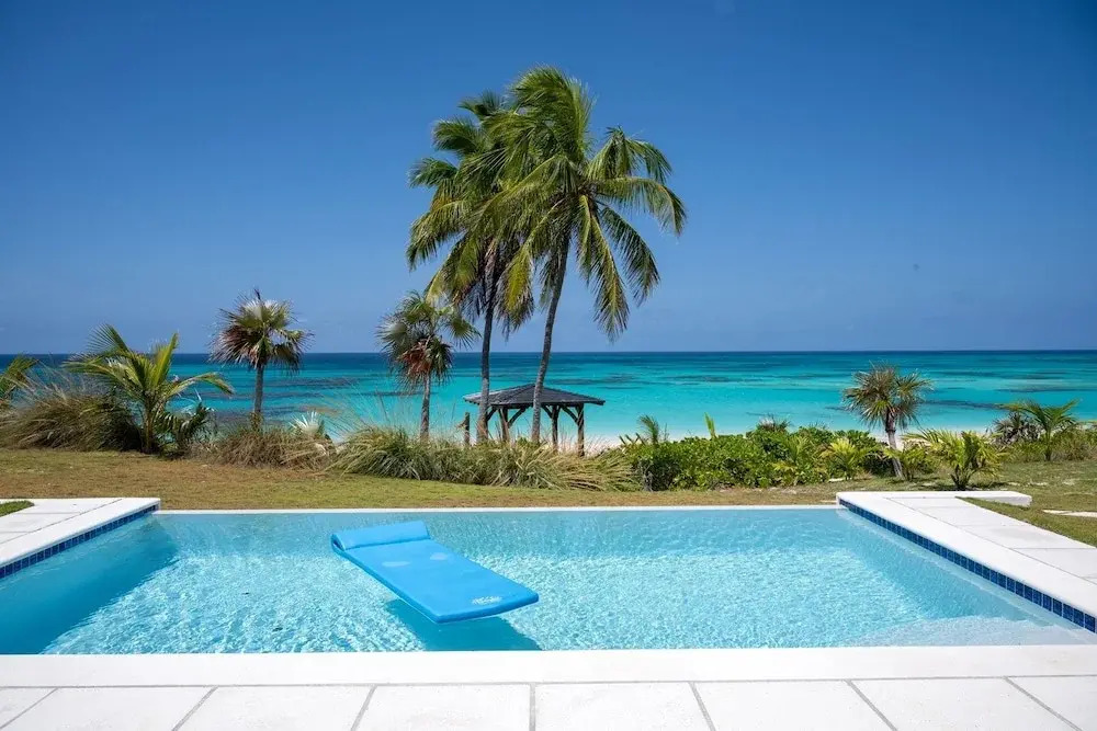 Cricket Beach House-luxurious Beachfront House 5 Bedroom Home